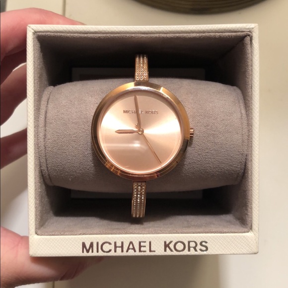 MICHAEL KORS NEVER USED WATCH - Picture 3 of 4